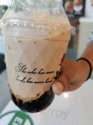 Eight Twelve Cake & Dessert