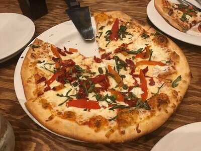 Play Gastro Pizzeria And Pub