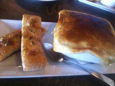 Play Gastro Pizzeria And Pub