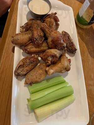 Earls - Fort Mcmurray Airport