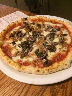 Famoso Neapolitan Pizzeria