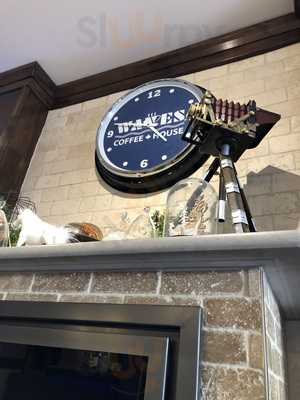 Waves Coffee House