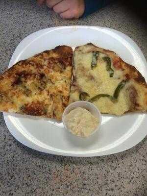 Hu's Pizza & Donairs