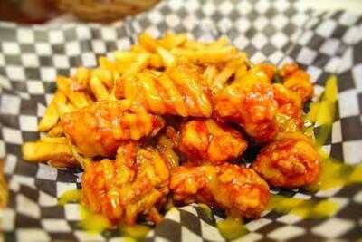 Coop's Aurora Bistro & Pub