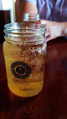 Big Mort's Little Pub