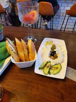 Aria Food And Spirits