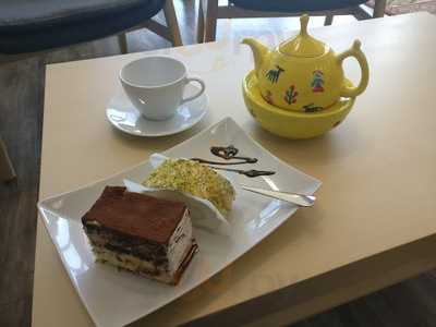 Maple Tea House & Bake Shop