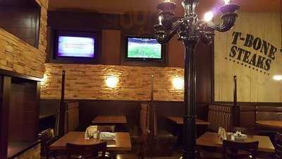 Chuck's Roadhouse Bar And Grill