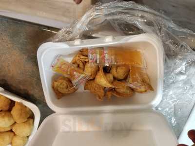 Red Sail Restaurant & Tavern