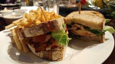 Madisons Restaurant & Bar