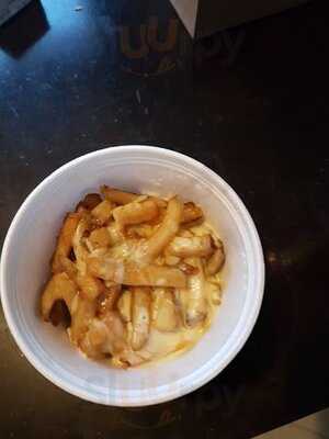 Van Goes Pizza & Chicken