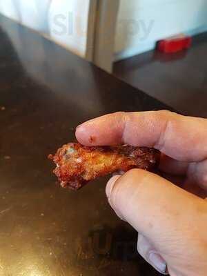 Van Goes Pizza & Chicken