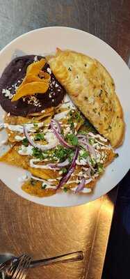 Mikey's On 12th Avenue