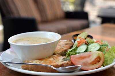 Smitty's Restaurant & Lounge St. James