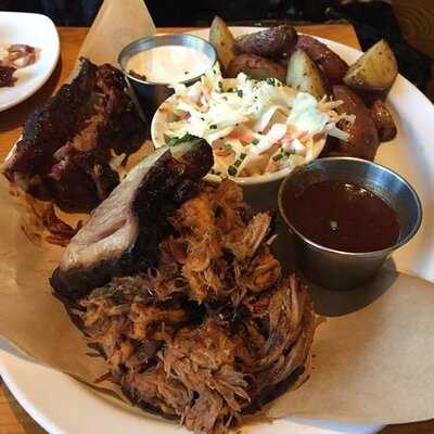 Breakwall Bbq & Smokehouse