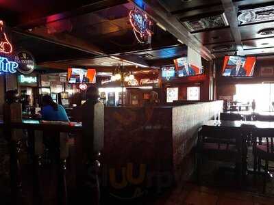 Fox & Hounds Pub & Brewery