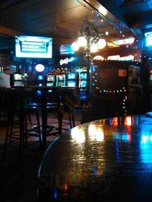 Fox & Hounds Pub & Brewery