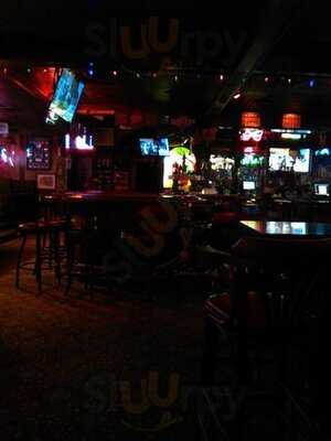 Fox & Hounds Pub & Brewery