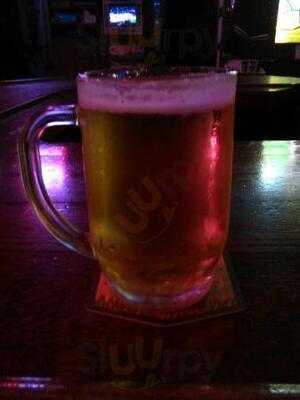 Fox & Hounds Pub & Brewery