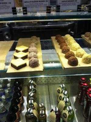 Kupfert & Kim (first Canadian Place)