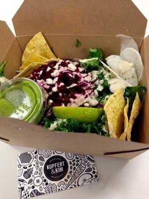 Kupfert & Kim (first Canadian Place)