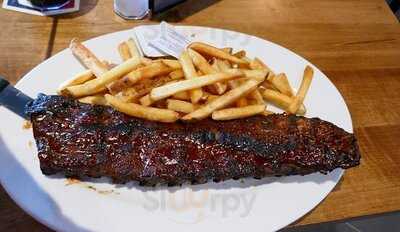 Chuck's Roadhouse Bar And Grill