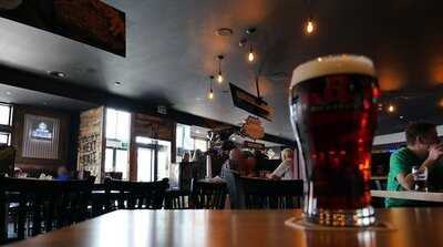 Chuck's Roadhouse Bar And Grill