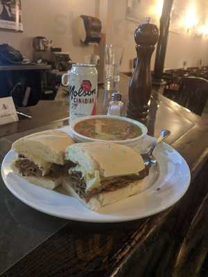 Walt's Bistro Bar & Grill