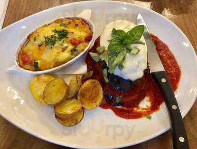 Romy's Restaurant & Lounge