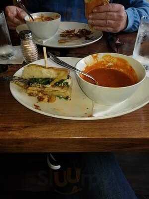 Romy's Restaurant & Lounge