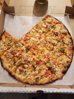 Coast To Coast Gondola Pizza