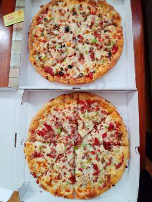 Coast To Coast Gondola Pizza