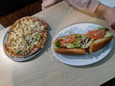 Pendeli's Pizza Laval