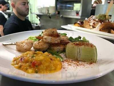 Salt And Pepper - North Bowness