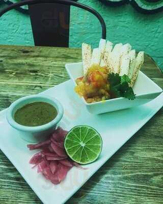 Salt And Pepper - North Bowness