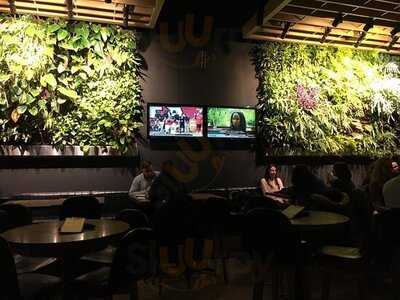 Moxies Grillades Bar