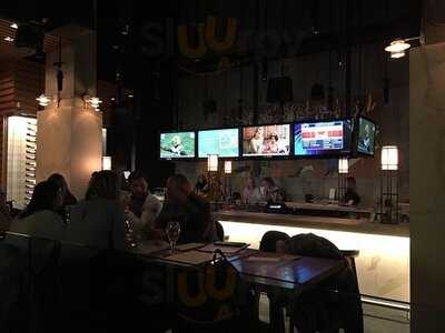 Moxies Grillades Bar