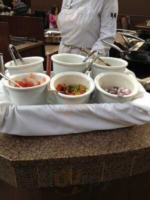 Atrium Cafe & Skylight Lounge