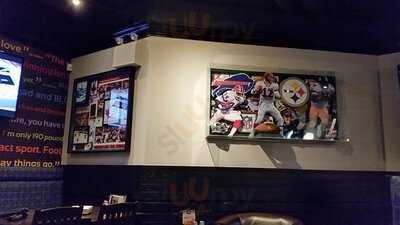 Shoeless Joe's Sports Grill-queens Quay