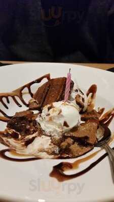 Shoeless Joe's Sports Grill-queens Quay