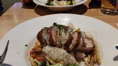 Shoeless Joe's Sports Grill-queens Quay