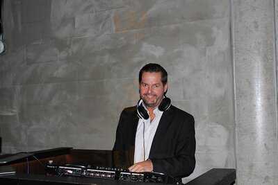 1909 Tavern Signed St-hubert