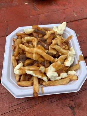 Nom Nom Nom Poutine & Crepes