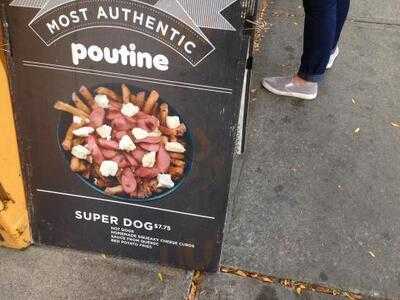 Nom Nom Nom Poutine & Crepes