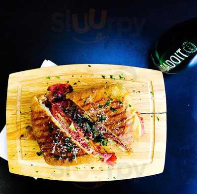 Chef's Cafe And Market