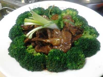 Tambayan At Kainang Filipino Restaurant