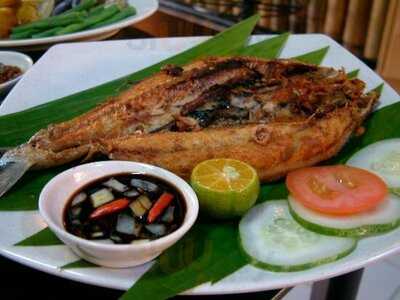 Tambayan At Kainang Filipino Restaurant