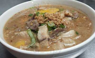 Tambayan At Kainang Filipino Restaurant