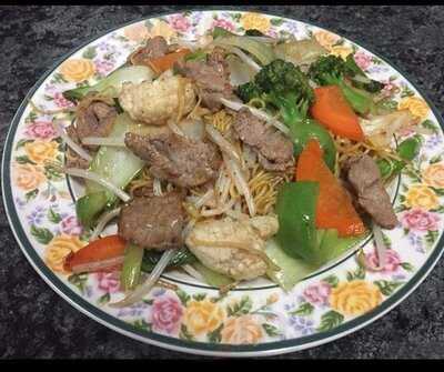 Qq Restaurant & Lounge