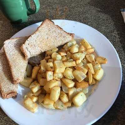 Broadway Bar & Grill Central